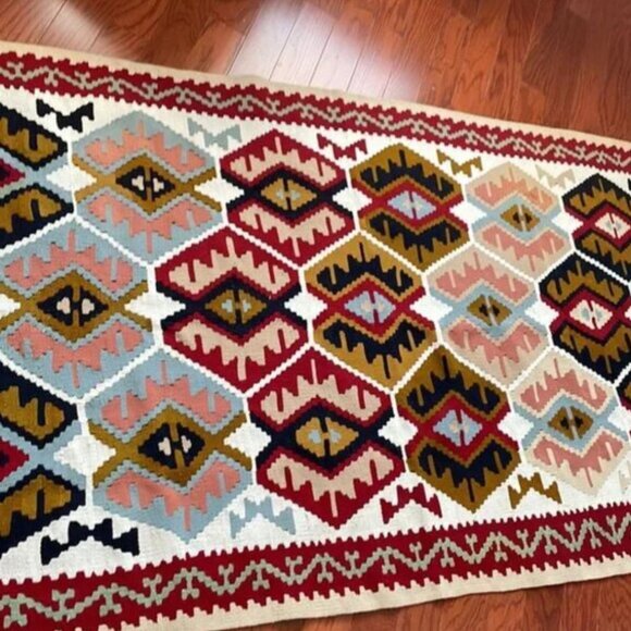 Persian Kilim Rug - Picture 12 of 16